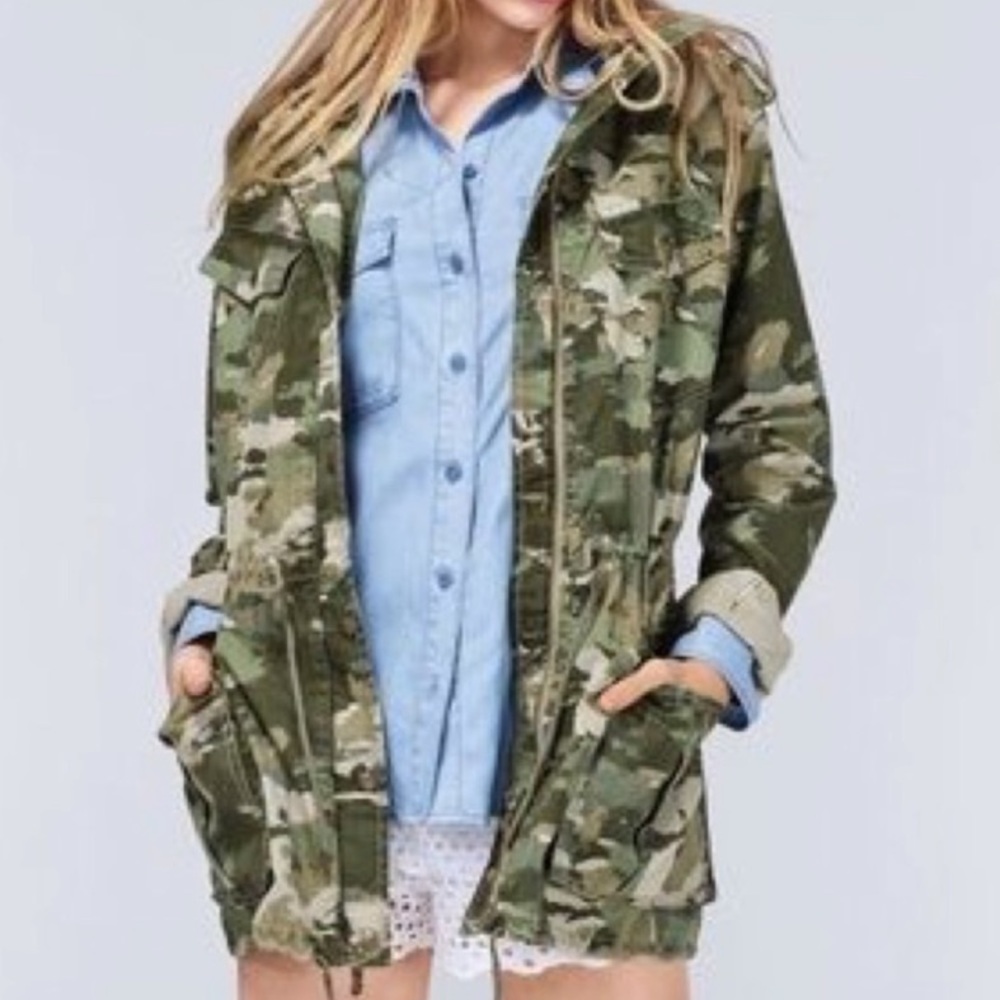 Aritzia Talula Trooper Jacket in Camo